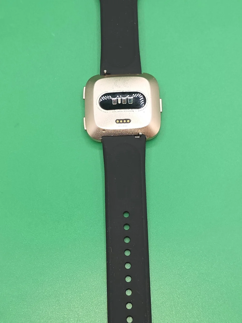 Fitbit Versa Smartwatch (FB504) | 35mm Rose Gold Aluminum | Black Band